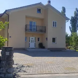 https://apartments-barbara-podhum.primorje-gorskikotar.com
